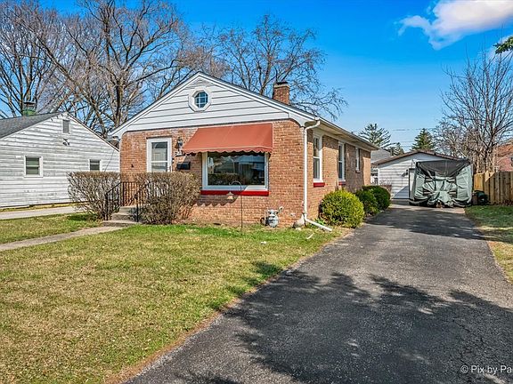 2nd image of 227 N Elmwood Ave