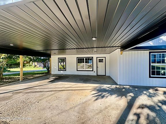 3rd image of 105 Hayward Rd