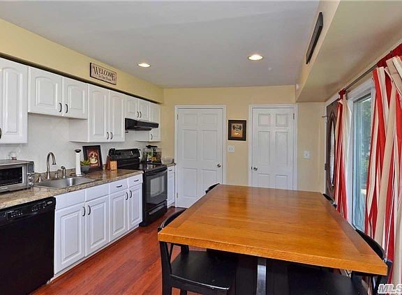 4th image of 2038 De Wolfe Pl