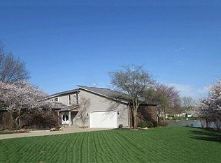 11282 Sugar Creek Ave, Mount Carmel, IL 62863