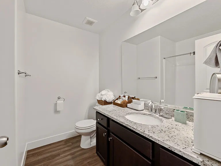 932 N Olson Dr — Photo 9