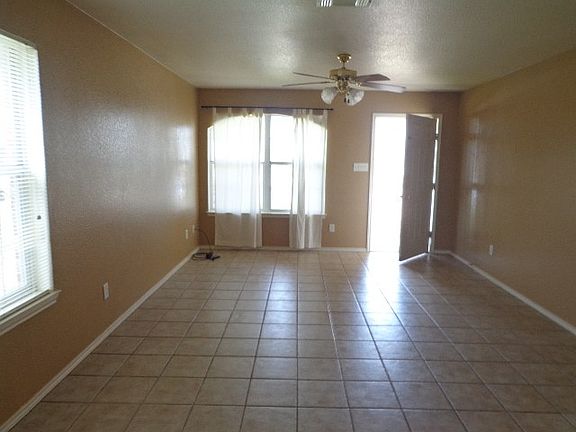 4th image of 2808 Windmill Ct Unit B