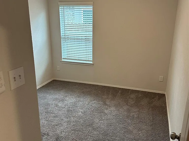 5186 Dry Hollow Dr — Photo 20