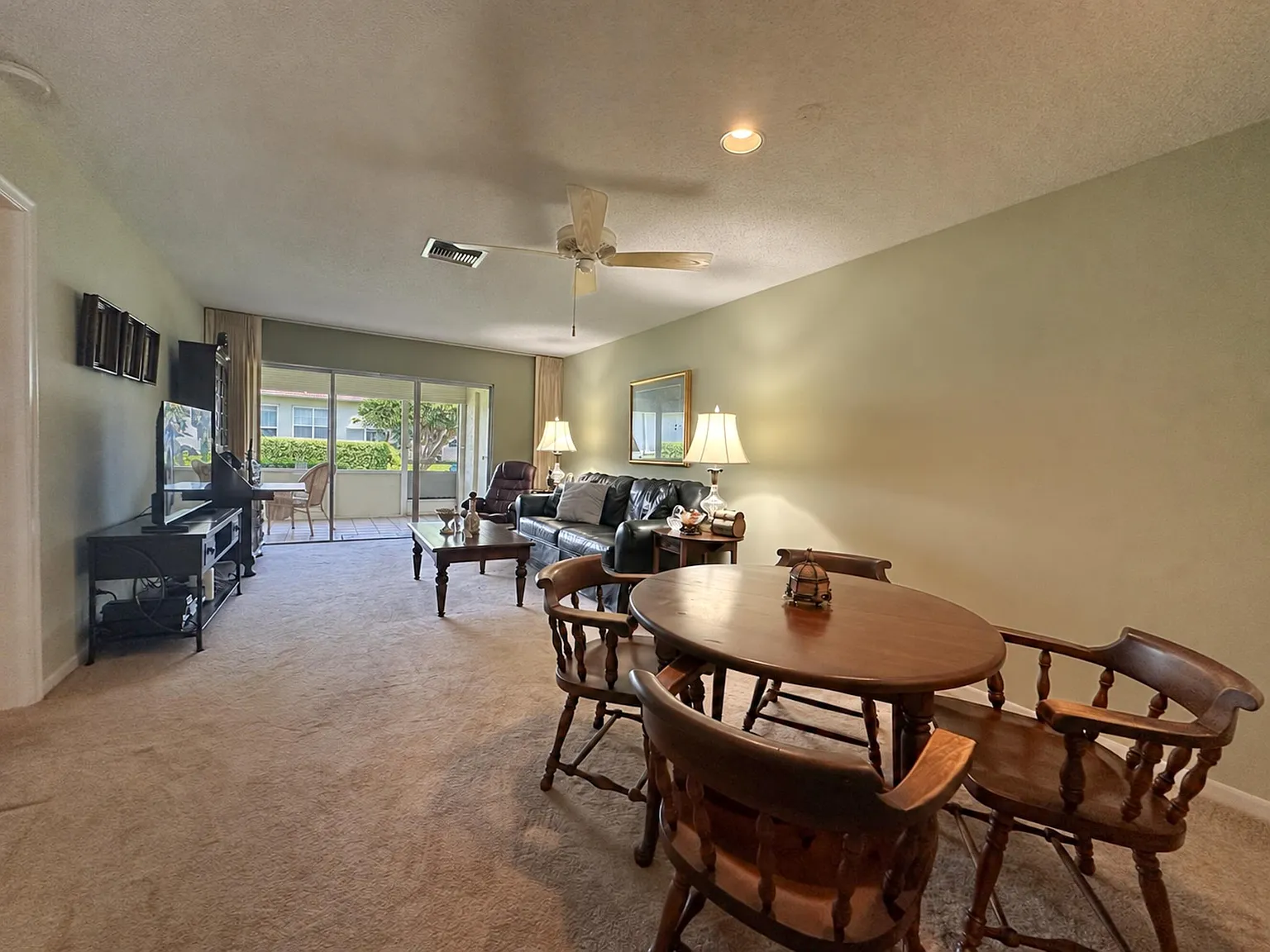 2 bed, 1.5 bath, 982 sqft, $1,800 — Photo 3