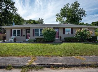 8 Westwood Dr, Auburn, MA 01501
