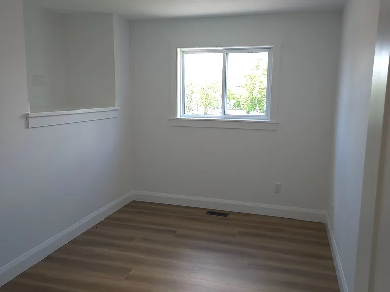 44 Cannifton Rd N — Photo 16