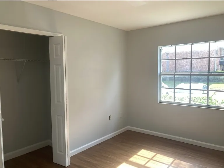 1410 W Holden Ave — Photo 8