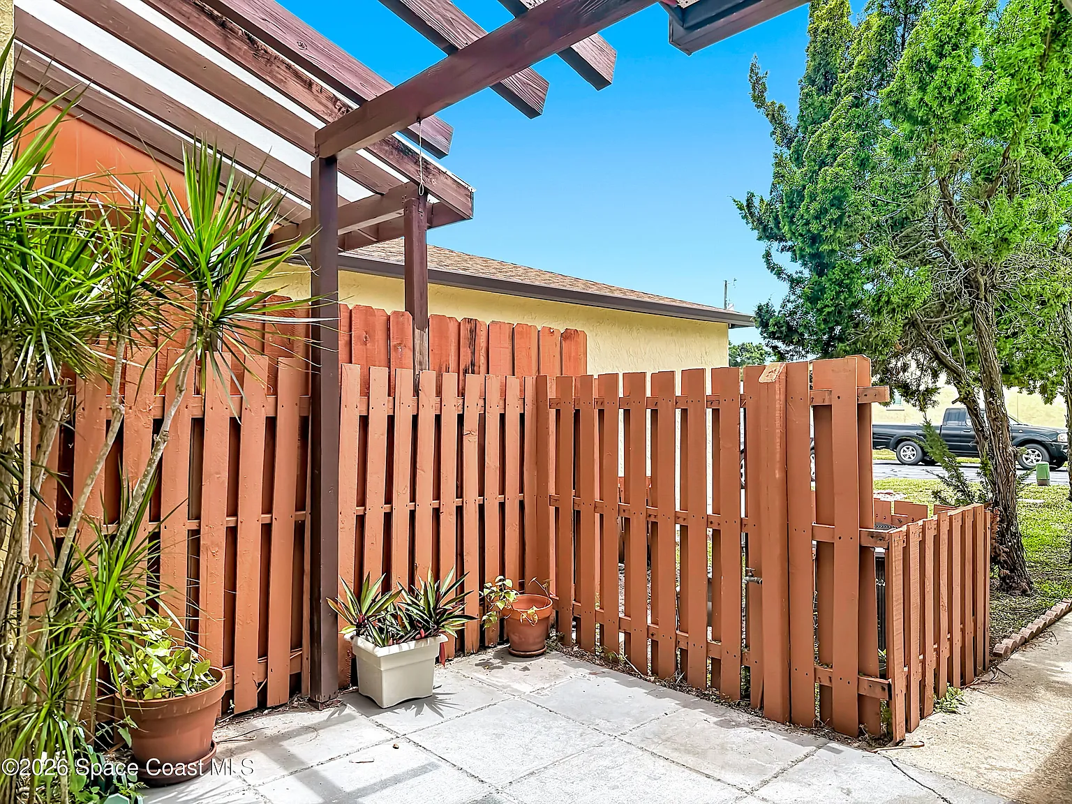 2 bed, 1.5 bath, 1184 sqft, $1,800 — Photo 3