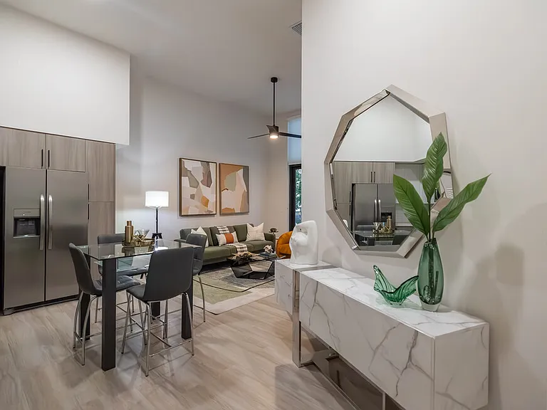 17631 S Dixie Hwy #410 — Photo 1