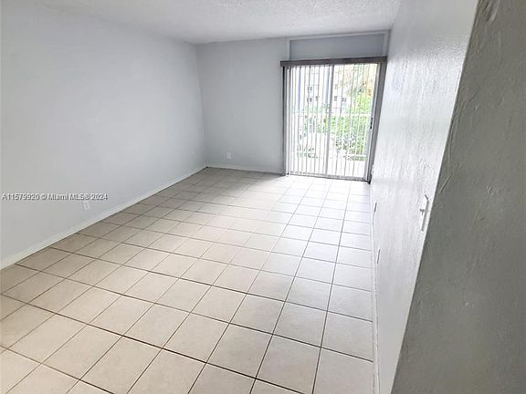 4th image of 4550 NW 9th St APT 509E