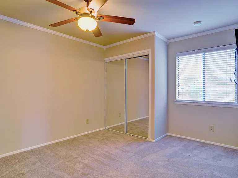 5700 Cedar Creek Dr — Photo 10