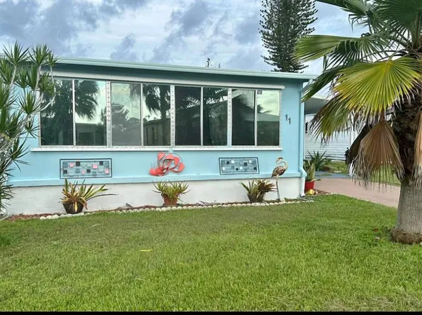 11 SE Casa Rio Road, Port St Lucie, FL 34952