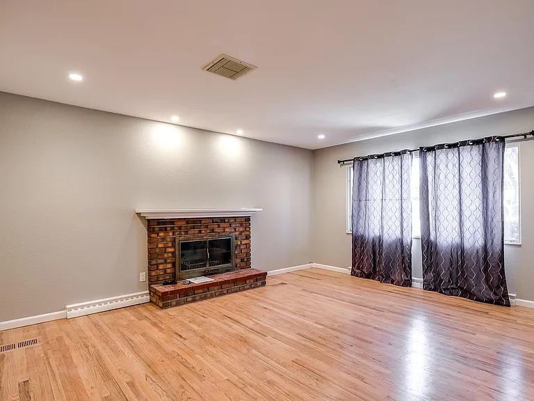 532 S Union Blvd — Photo 2