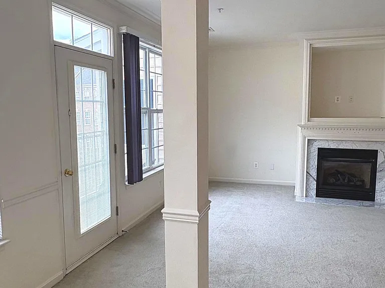 2664 Manhattan Pl #305 — Photo 9