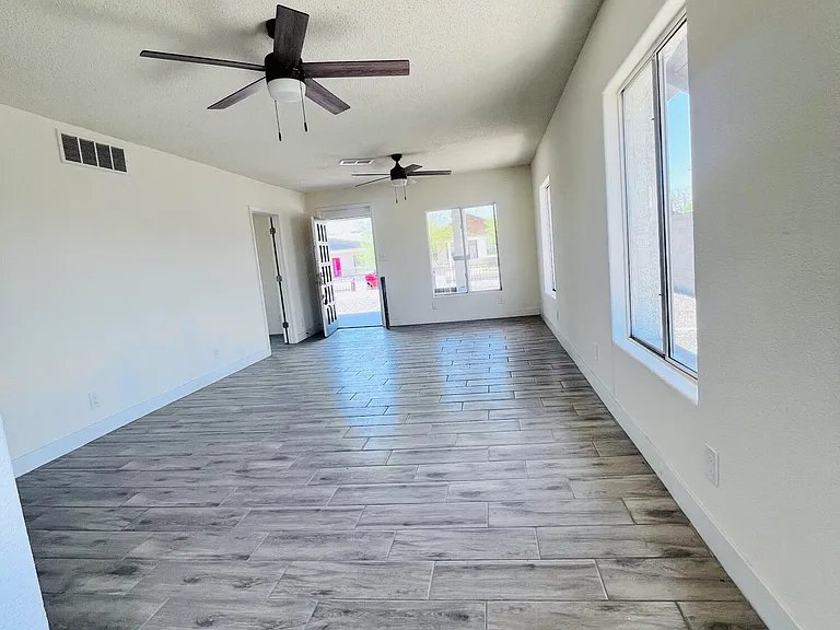 1021 E Fillmore St — Photo 7