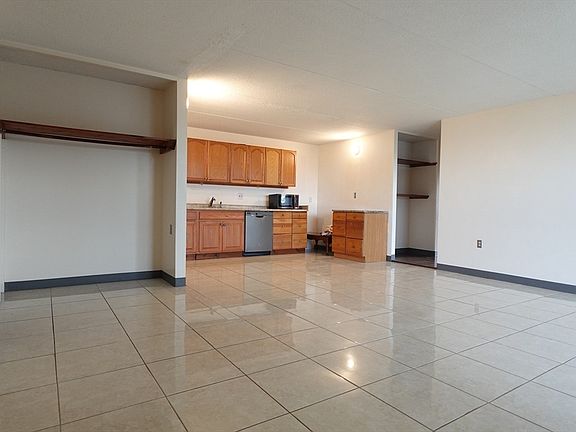 3rd image of 37 Skyline Dr APT 11
