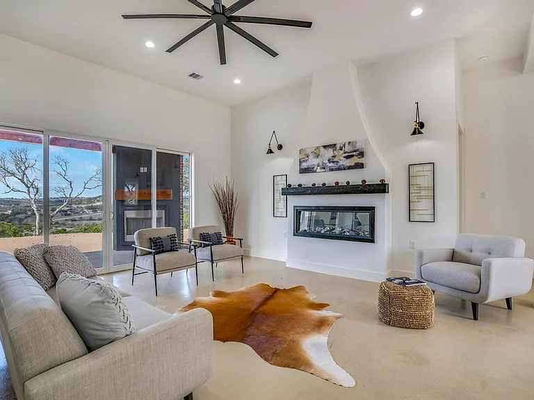 585 N Scenic Hills Ct — Photo 23