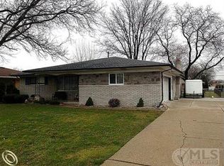 37226 Maas Dr, Sterling Heights, MI 48312