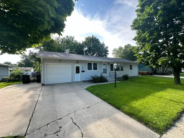 118 Hazel Ave, Story City, IA 50248