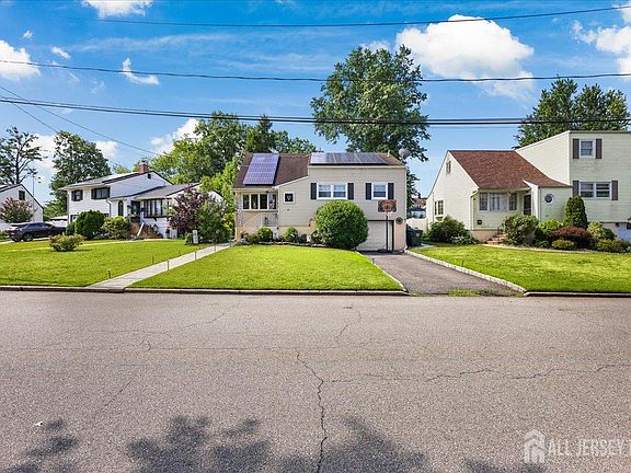 5th image of 42 Mildred Ln
