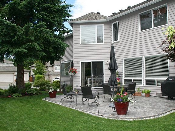 2nd image of 755 NW Datewood Dr