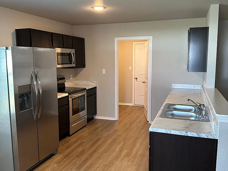117 Logan Dr — Photo 8