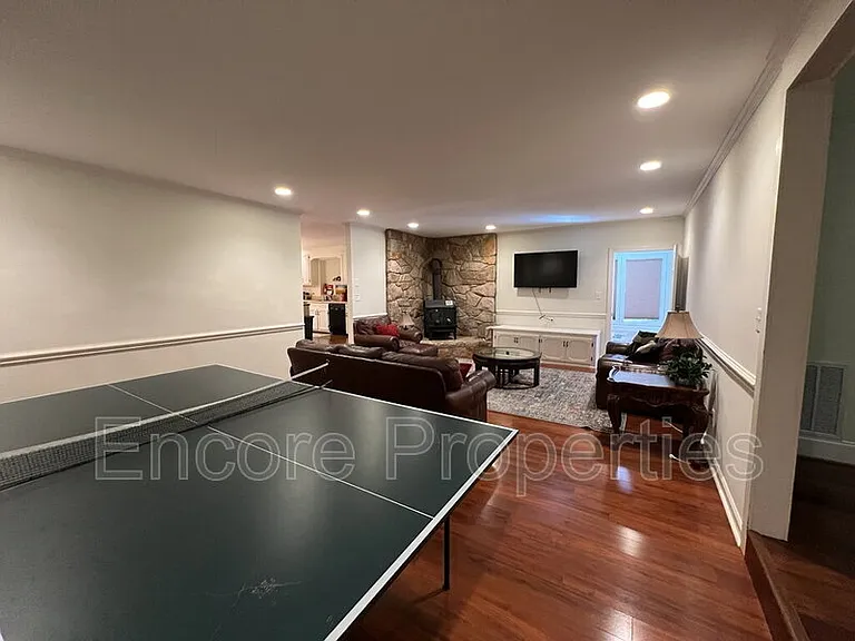 105 Baybrook Ct — Photo 12