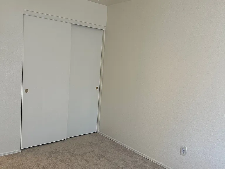Sun Rose Ave — Photo 9