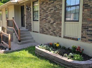 1104 SW Mic O Say Dr, Blue Springs, MO 64015