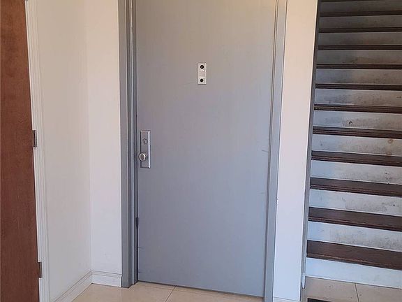 5th image of 17227 Baisley Blvd #1