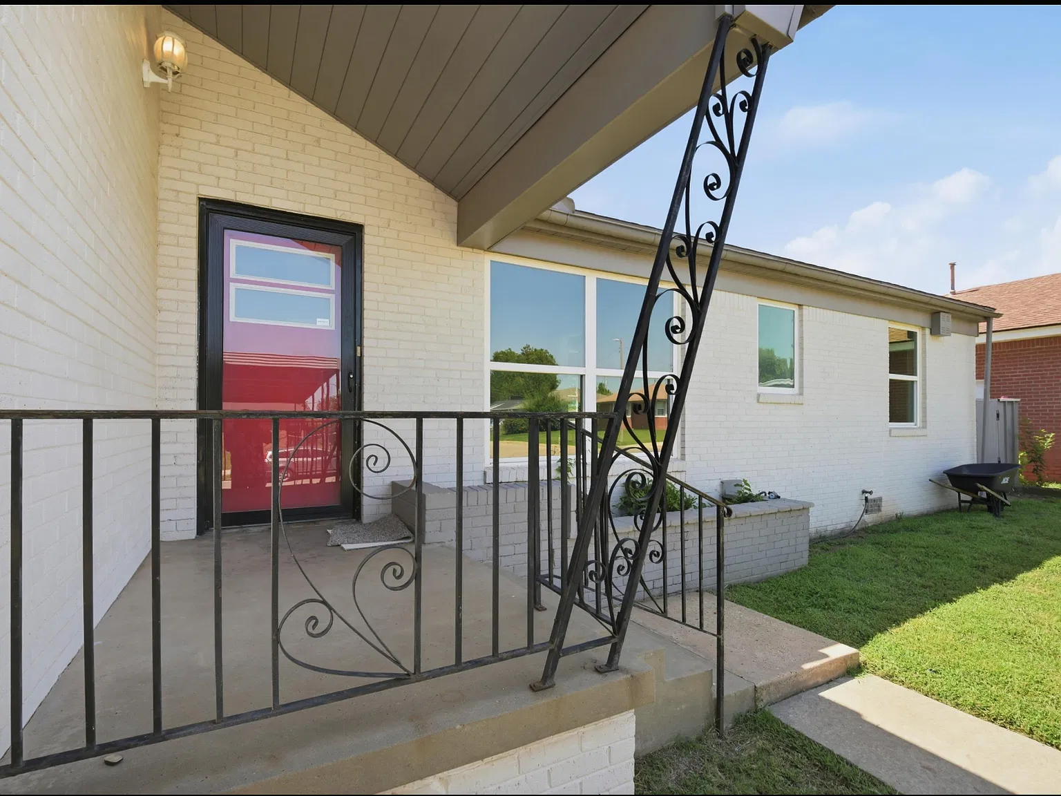 3 bed, 1606 sqft, $1,500 — Photo 2