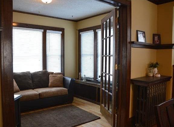 3rd image of 3221 Pillsbury S