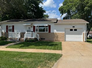 105 O St, Aurora, NE 68818