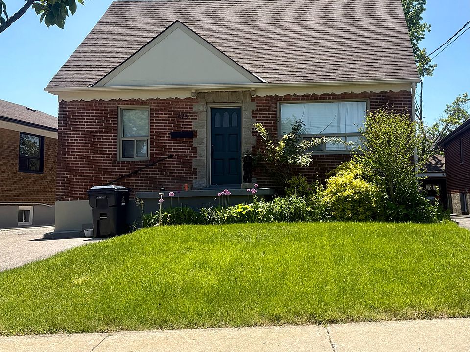 1st image of 475 Maple Leaf Dr