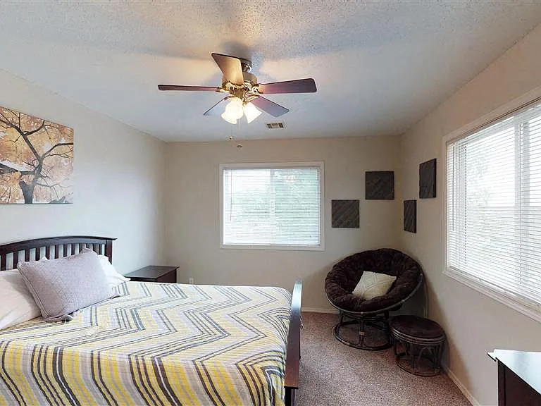 Sierra Vista Apartments — Photo 58