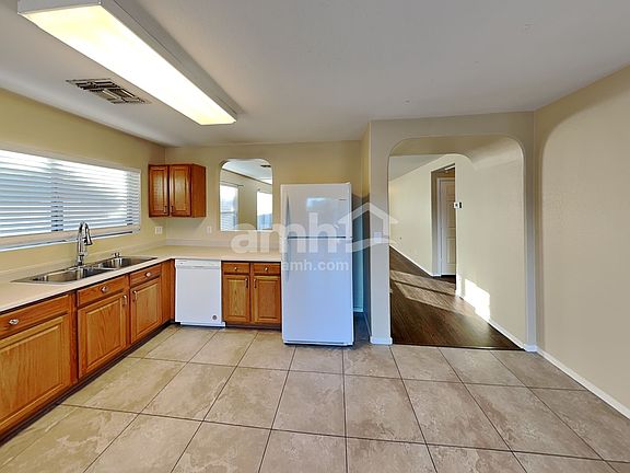 3rd image of 10530 W Carlota Ln