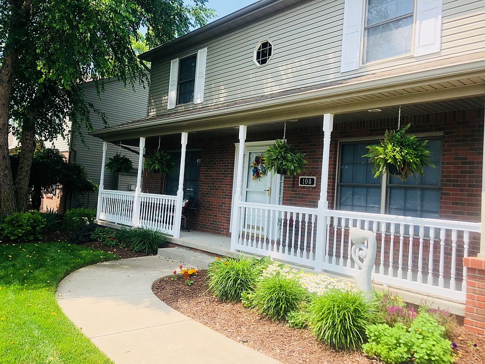Full size front porch! 