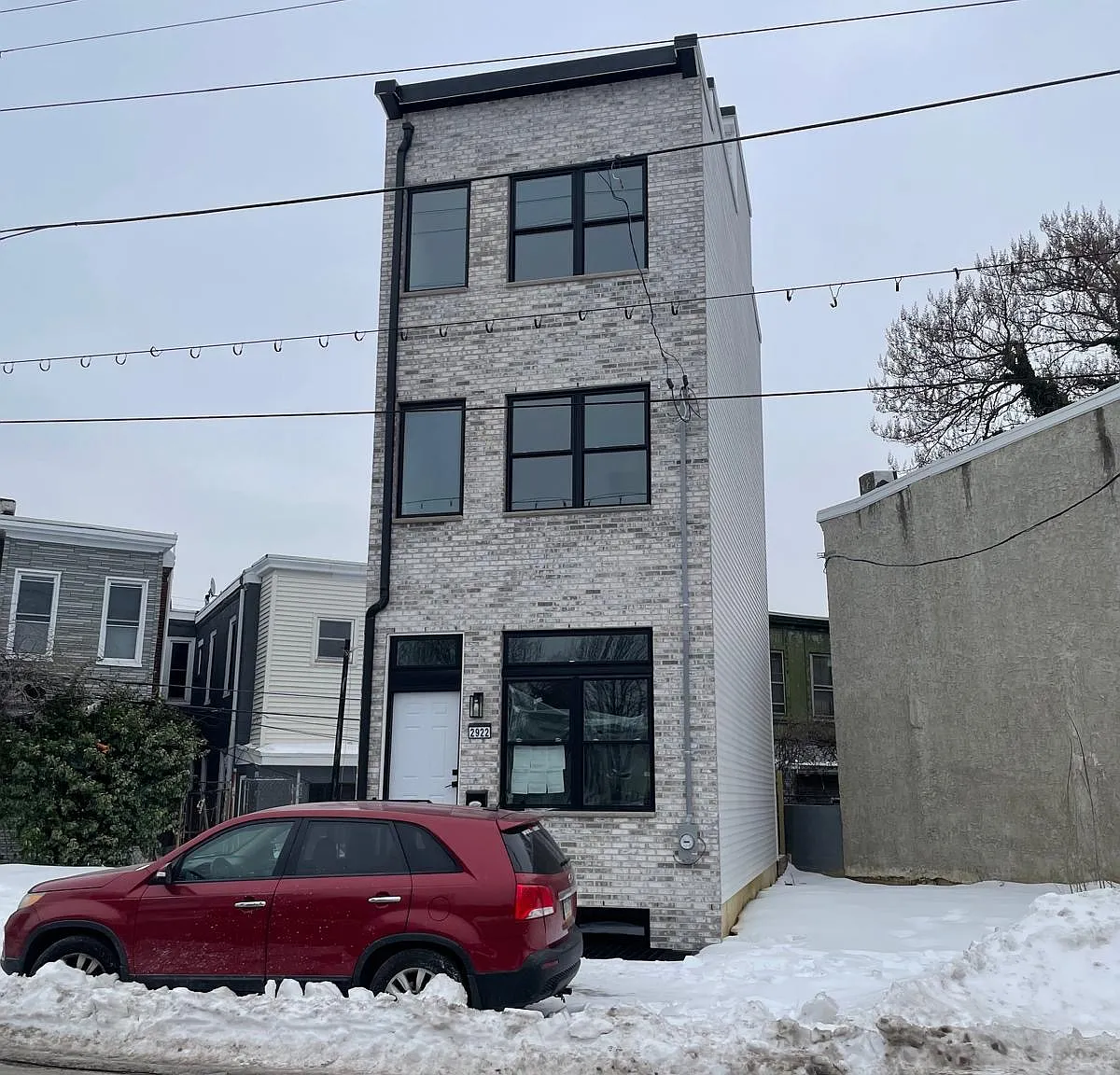 3 bed, 2000 sqft, $2,195 — Photo 2