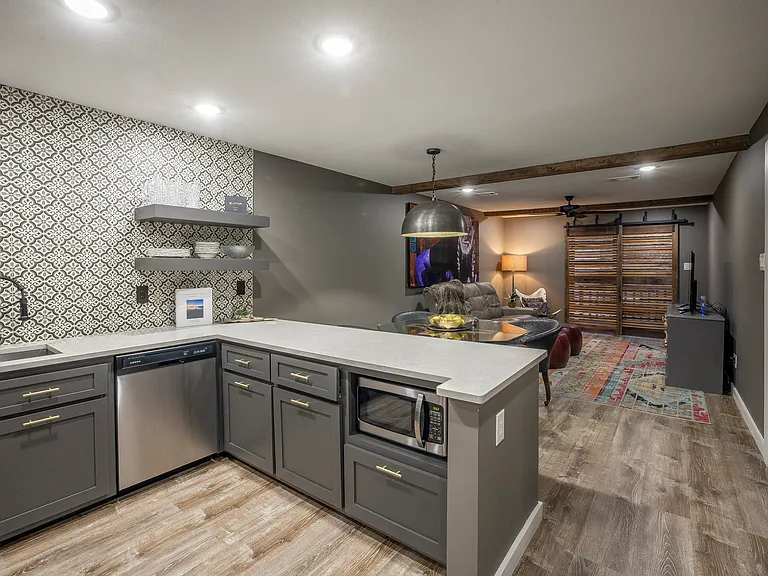 104 Cove E #208 — Photo 3