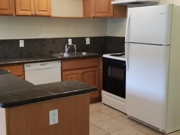 1446 E Roy St APT 202