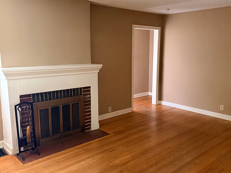 5253 N Spruce Ave — Photo 4