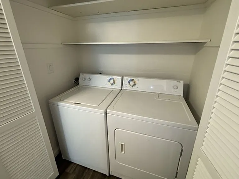 351 Clay St E — Photo 12