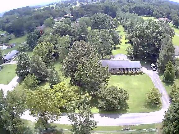 3rd image of 309 Rosecrest Dr