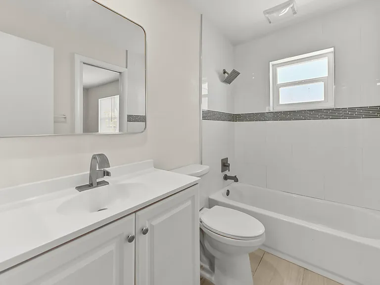 717 SW 16th St — Photo 27