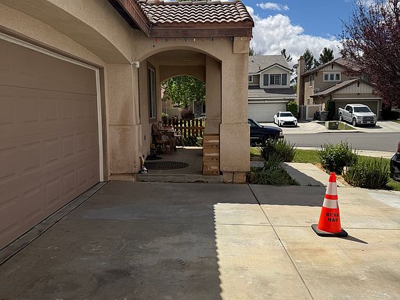 4th image of 88 Ivory Ave