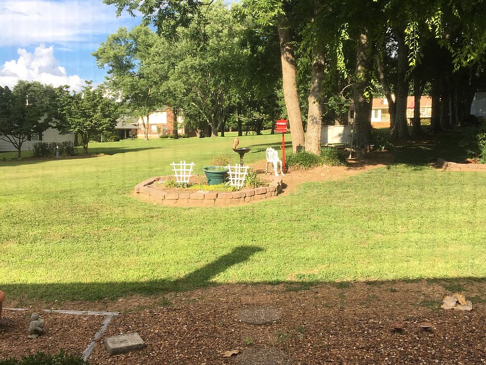 2nd image of 5064 Twin Lakes Dr