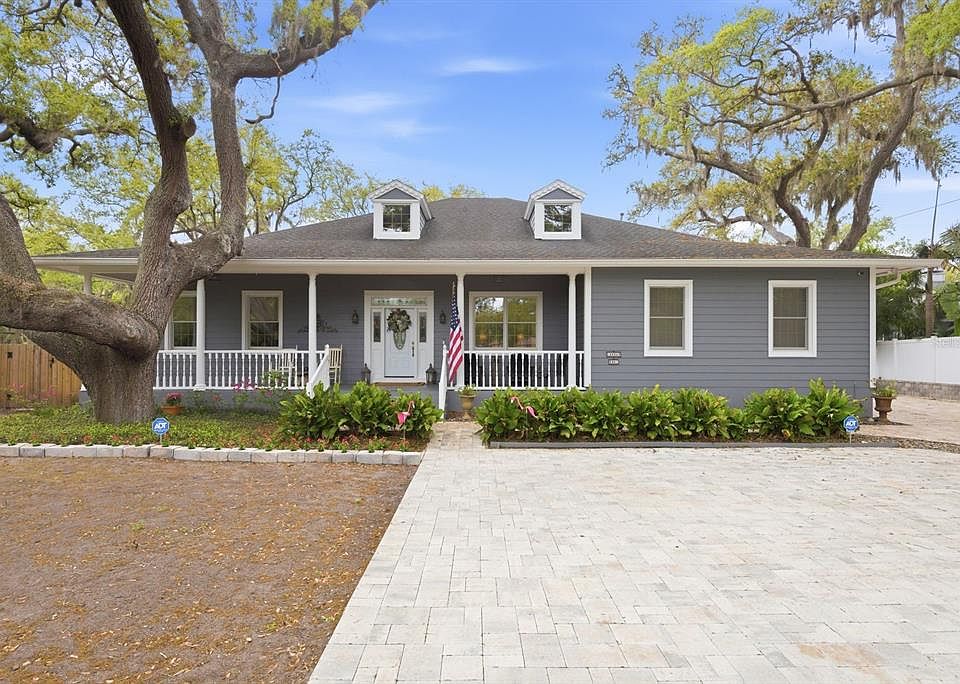 1st image of 2351 NE Coachman Rd