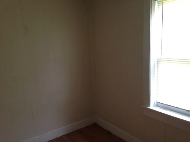 911 2nd Ave E — Photo 1