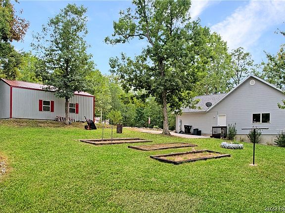 4th image of 265 Misty Meadows Ln
