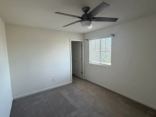 4265 Freemark Ave — Photo 32